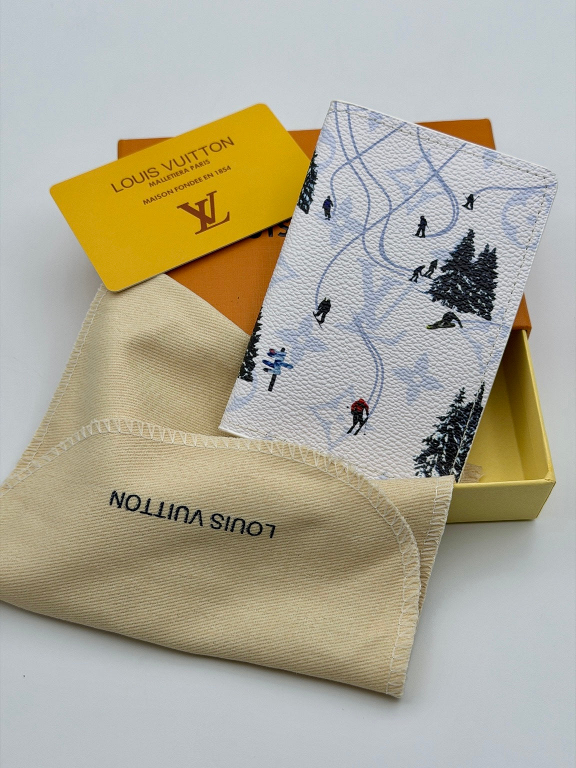 Monogram Sports Pocket Organizer