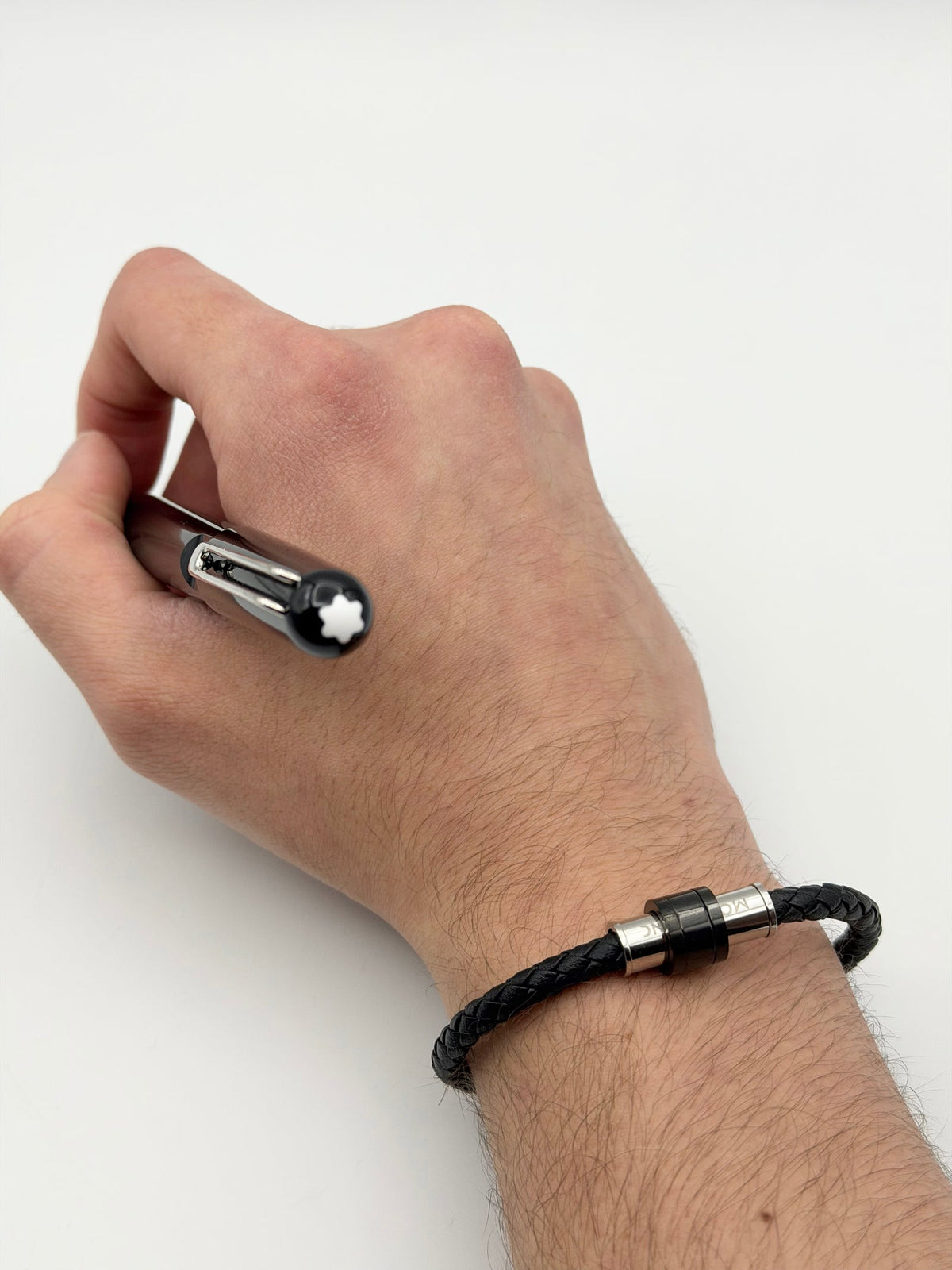 KNOTT magnetic clasp bracelet, front view