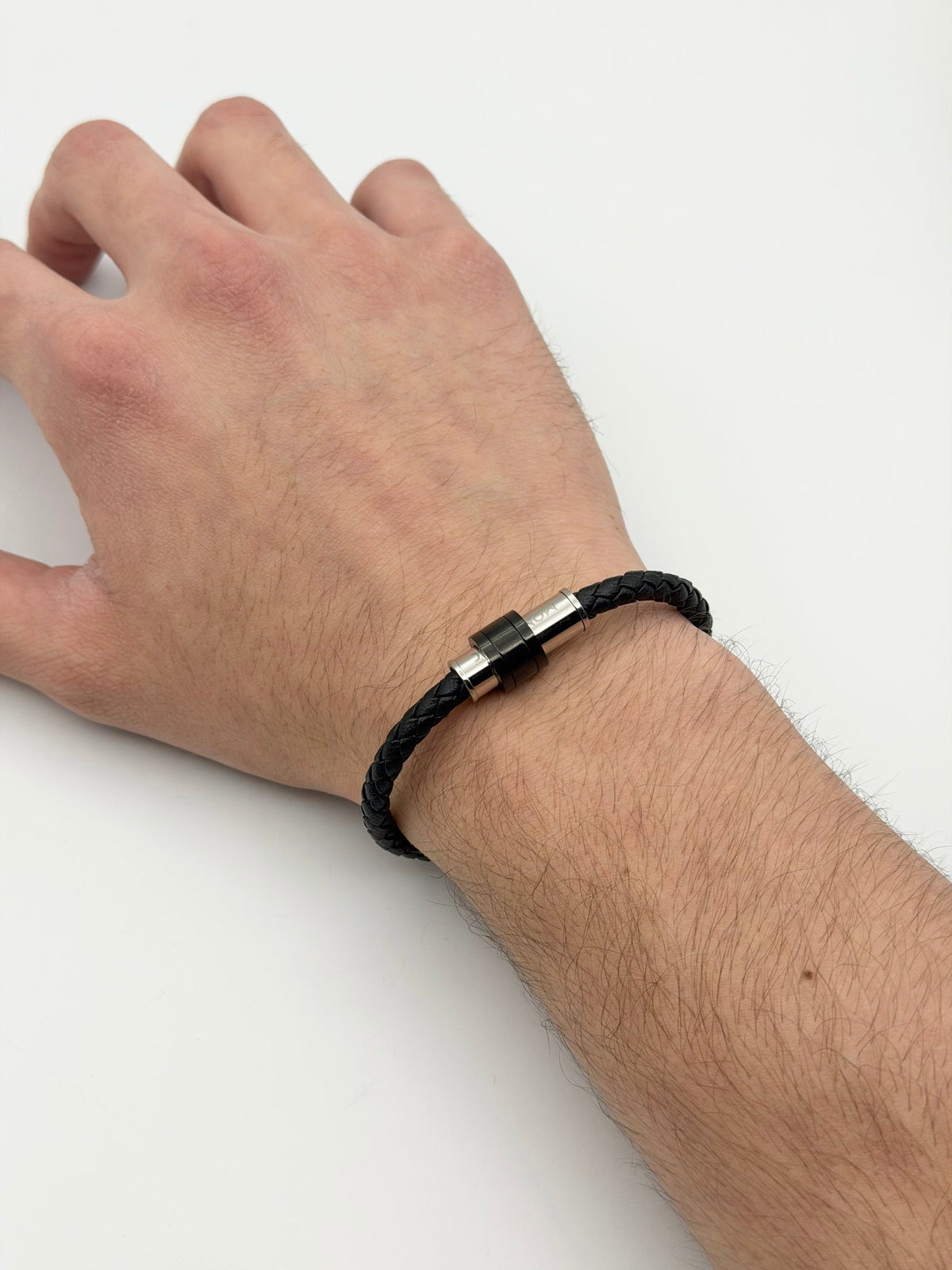 KNOTT magnetic clasp bracelet, clasp detail